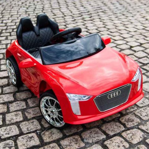 Xe ô tô điện Audi trẻ em ,màu đỏ nhập khẩu