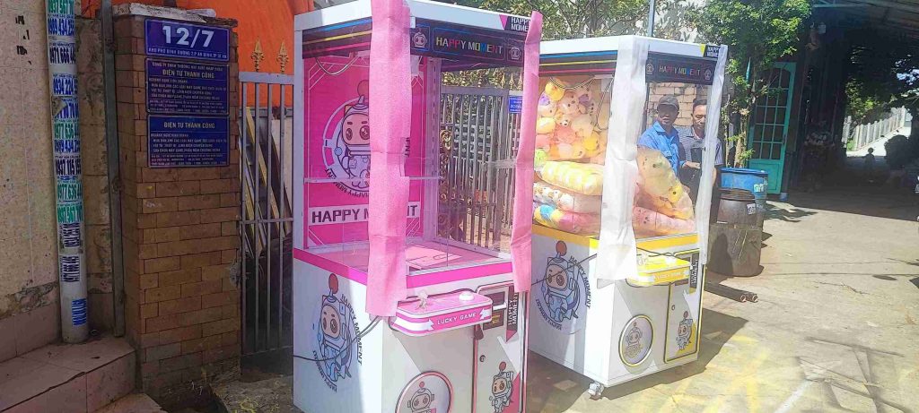 Máy gắp thú nhập khẩu model 2024